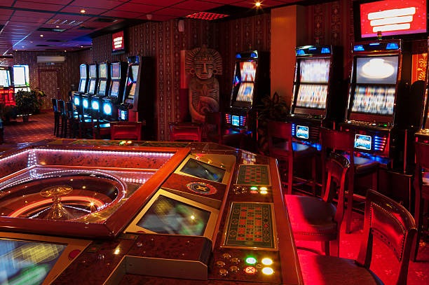 Android phone displaying anugerahtoto game screen with live casino table